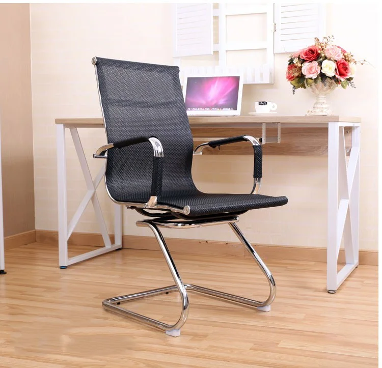 ghế văn phòng chân quỳ nhỏ gọn với bàn