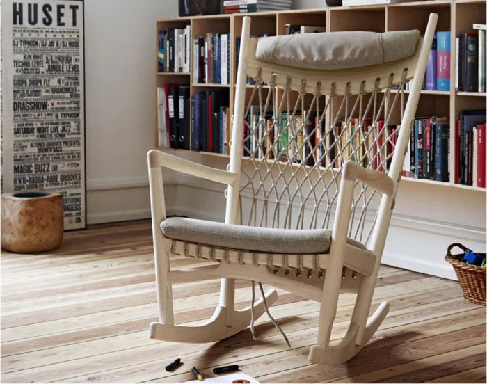 Ghế gỗ chân bập bênh 1