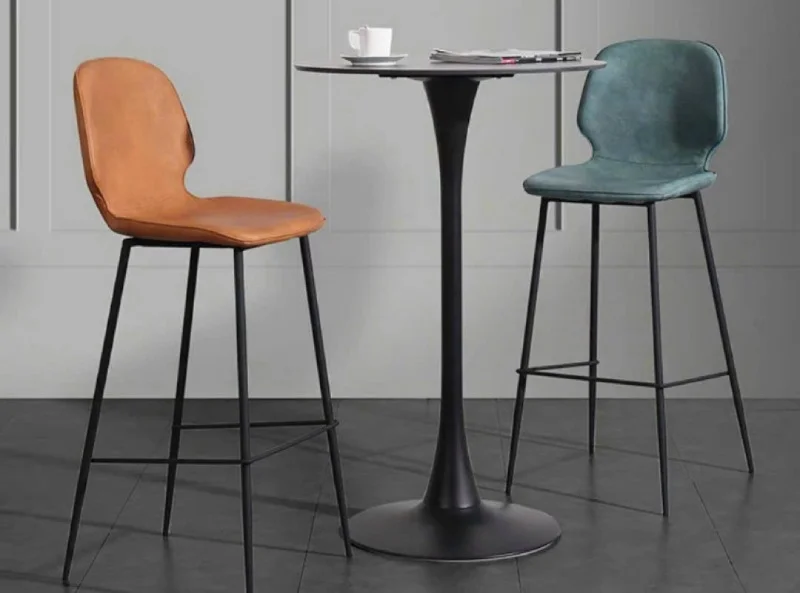 Hình ảnh bàn Tulip kết hợp với ghế bar