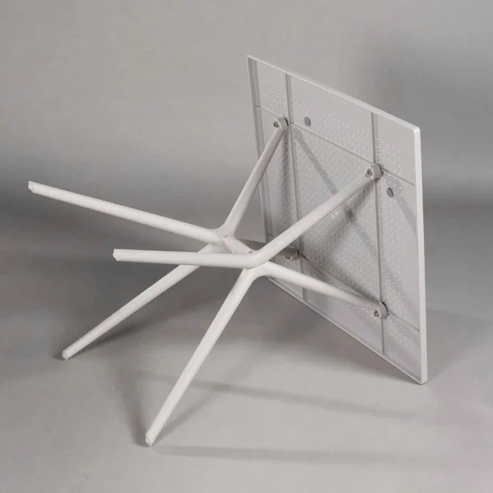 Mặt sau bàn nhựa vuông cao 75cm