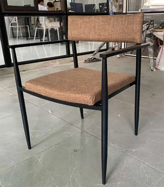 Ghế khung thép tay vịn ghế tựa lưng giả mây ga25